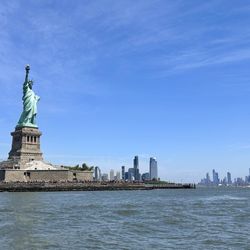 New York Media Boat / Adventure Sightseeing Tours