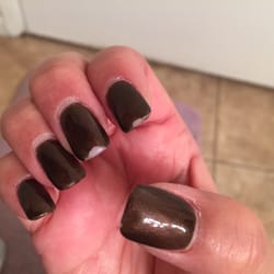 Gel polish on a new full set of acrylics chipped in 3 days