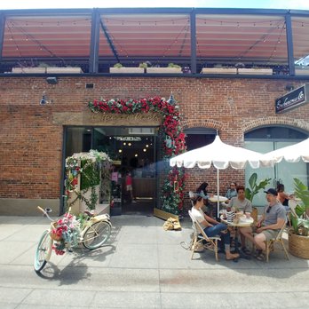 Coffee and Plants - Front view - Coffee & Tea Near Me - Pasadena, California