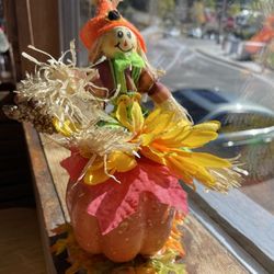 Tiger Bar & Cafe - Sammy the scarecrow