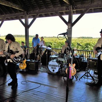 Pindar Vineyards - 2023-07-15: Pindar Vineyards - Concert by "Strawberry Fields", Beatles Tribute Band that started as "Beatlemania" on Broadway - Wineries Near Me - Peconic, New York