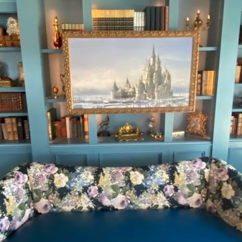 Enchanted Rose - The decor - Lounges Near Me - Lake Buena Vista, Florida
