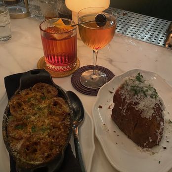 Donna's - Lasagna, Garlic Bread, Mezcal Negroni, Bijou - Italian Near Me - Los Angeles, California