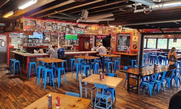 Martin's Bar-B-Que Joint by null
