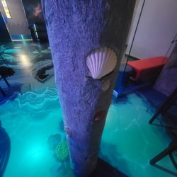 Portal Adventures - Beaverton - The detail in this place is amazing. Hand painted walls and floor.