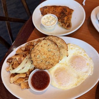 Lighthouse Cafe - Eggs, blackened fish, potatoes - Breakfast & Brunch Near Me - Sanibel, Florida