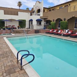 Andreas Hotel & Spa - Quaint pool area