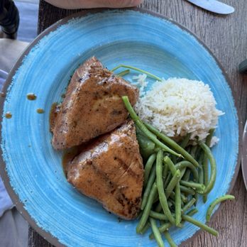 Inlet View Bar & Grill - Decent tuna - Seafood Near Me - Shallotte, North Carolina