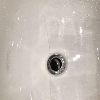 Glasgow Marriott Hotel - Crack in the sink - Hotels Near Me - Glasgow, GLG