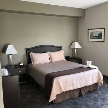 Midland Inn & Suites - Bedroom suite - Hotels Near Me - Midland, Ontario Midland Inn & Suites - Bedroom suite - Hotels Near Me - Midland, Ontario