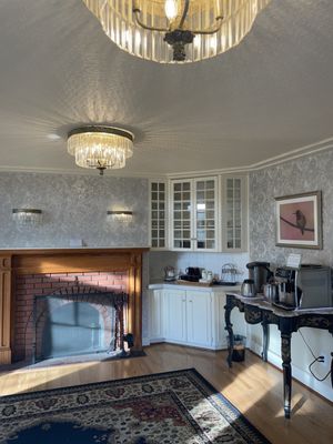 Abigail's Hotel by null