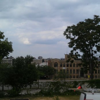 Oscar's Pub & Grill - Nice view of the city from the patio - New American Near Me - Milwaukee, Wisconsin