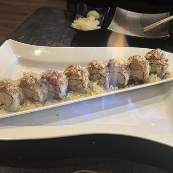 Kizuna Sushi Bistro - Spicy Tataki Signature Roll - Sushi Bars Near Me - Glen Ellyn, Illinois