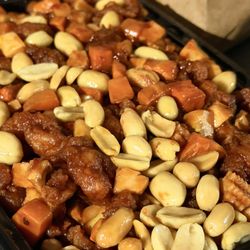 Tong's Garden - L11. Kung Pao Chicken