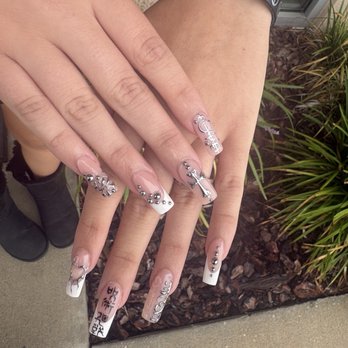 La Maison Nail Spa - Nails - Nail Technicians Near Me - Riverview, Florida La Maison Nail Spa - Nails - Nail Technicians Near Me - Riverview, Florida