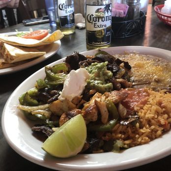 Casa Lupitas - Fajitas combination and quesadilla - Mexican Near Me - Castaic, California