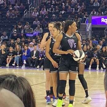 Golden State Valkyries - Professional Sports Teams Near Me - Oakland, California