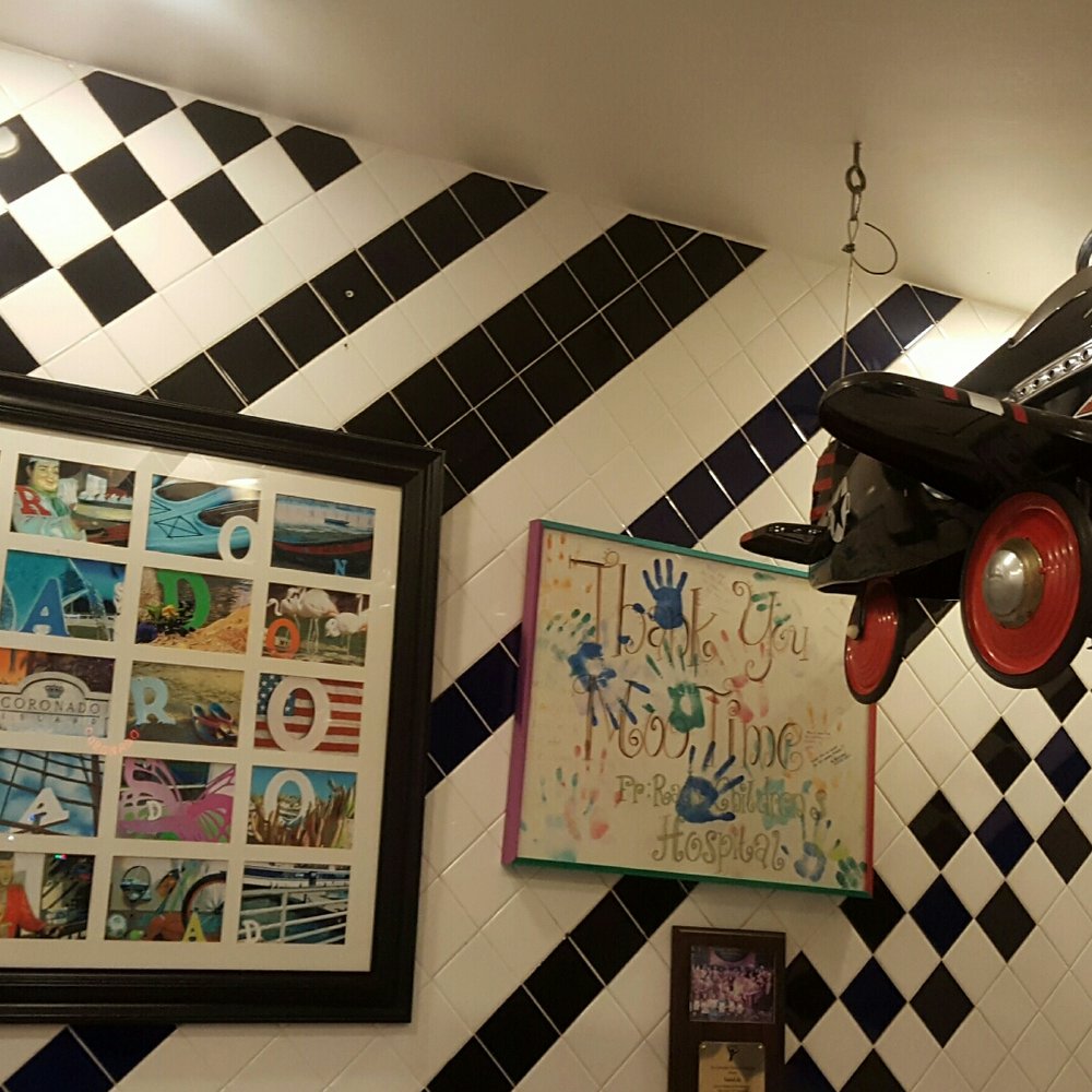 MooTime Creamery - Ice Cream & Frozen Yogurt Near Me - Coronado, California