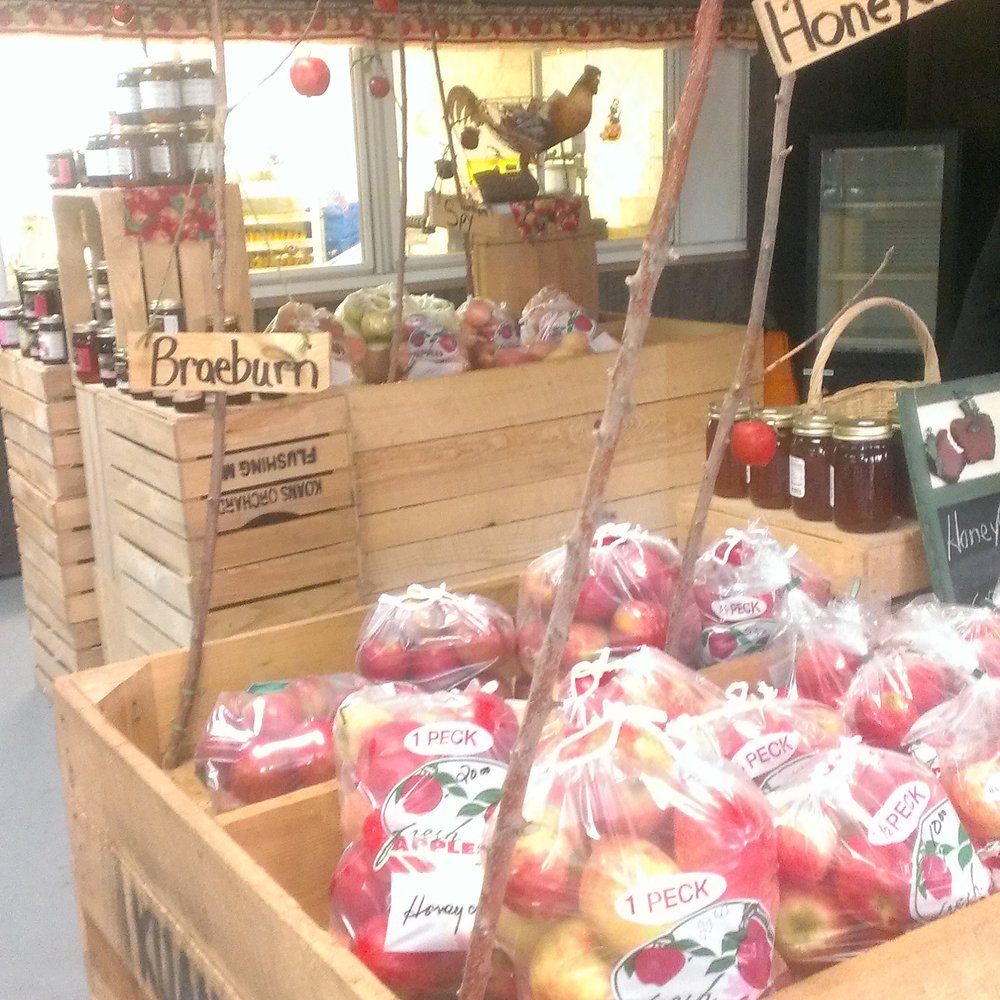 Koan's Orchard - Apples, apples, apples galore... - Donuts Near Me - Flushing, Michigan