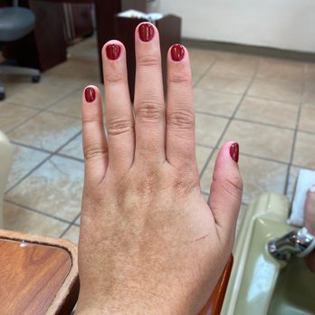 Holiday Nails - Nail Salons Near Me - Los Angeles, California