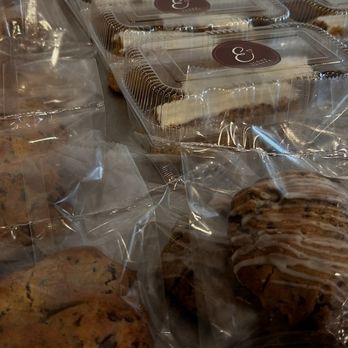 Ellie’s Scone Shoppe - NYC-style cookies and seasonal pumpkin bars - Desserts Near Me Ellie’s Scone Shoppe - NYC-style cookies and seasonal pumpkin bars - Desserts Near Me