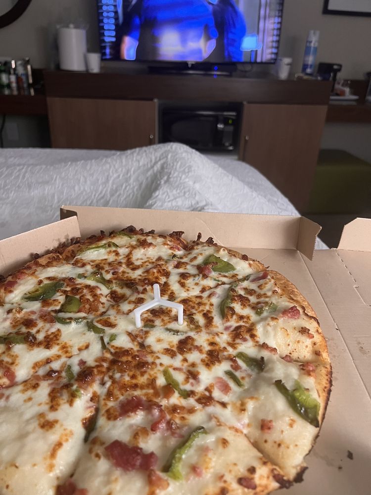 PIZZA HUT Updated September 2024 13 Photos & 28 Reviews 2116 Cedar Creek Rd, Fayetteville