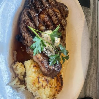 Hazelwood Food and Drinks - Ribeye with potatoes - American Near Me - Bloomington, Minnesota Hazelwood Food and Drinks - Ribeye with potatoes - American Near Me - Bloomington, Minnesota