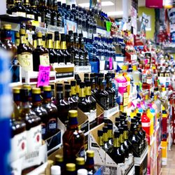 4 Seasons Liquors