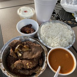 White rice, Bistec Encebollado, Platano Maduro, Passion Fruit Juice, and Tres Leche White rice, Bistec Encebollado, Platano Maduro, Passion Fruit Juice, and Tres Leche