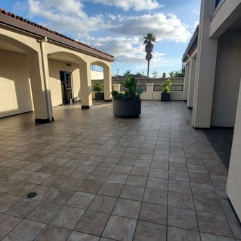 Fairfield by Marriott Inn & Suites Santa Cruz - Capitola - Courtyard outside our ground floor room - Hotels Near Me - Capitola, California Fairfield by Marriott Inn & Suites Santa Cruz - Capitola - Courtyard outside our ground floor room - Hotels Near Me - Capitola, California