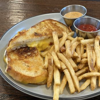 Hidden Wit Brewing Company - Grilled cheese - Breweries Near Me - Moseley, Virginia Hidden Wit Brewing Company - Grilled cheese - Breweries Near Me - Moseley, Virginia