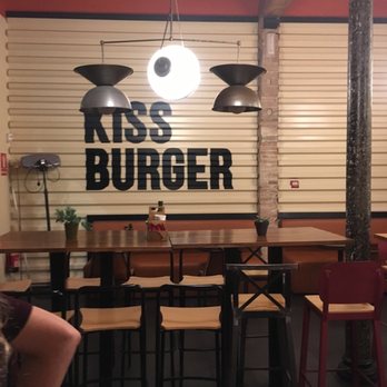Kiss Burger - no heater - Burgers Near Me - Barcelona, B Kiss Burger - no heater - Burgers Near Me - Barcelona, B