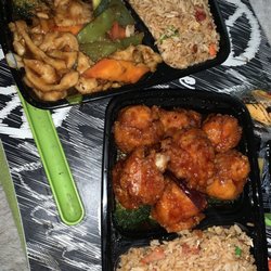 Hong Kong Star Noodle House - C1. General Tso's Chicken Combo Dinner C25. Chicken with Garlic Sauce Combo Dinner