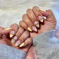 Tiktok Lounge - New set by Vicky