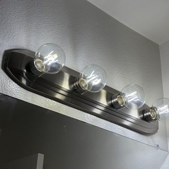 Roxanas Cleanings - Shiny lights wow thanks - Home Cleaning Near Me - Carson, California
