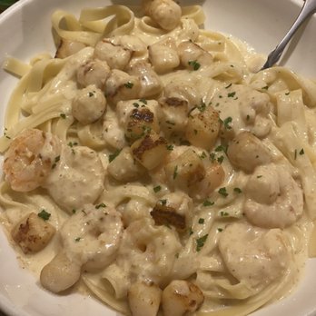Olive Garden Italian Restaurant - Seafood Alfredo - Italian Near Me - Brandon, Florida