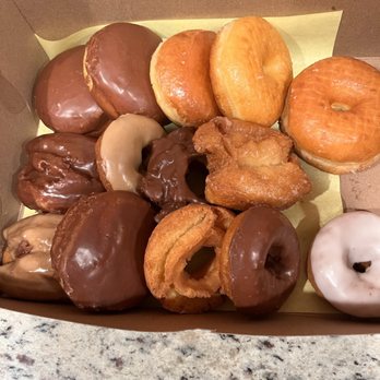 Earl's Donuts - A dozen of goodness. - Donuts Near Me - Chatsworth, California Earl's Donuts - A dozen of goodness. - Donuts Near Me - Chatsworth, California