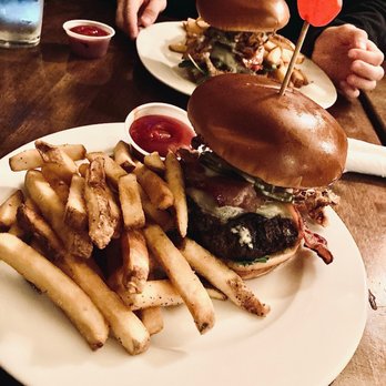 The Old Triangle - Blarney Kiss Burger - burger love 2021 - Irish Near Me - Charlottetown, Prince Edward Island The Old Triangle - Blarney Kiss Burger - burger love 2021 - Irish Near Me - Charlottetown, Prince Edward Island