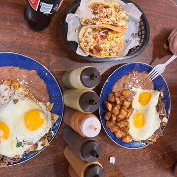 Tacos Doña Lena - Breakfast Chilaquiles Plato and Breakfast Tacos - Tacos Near Me - Houston, Texas Tacos Doña Lena - Breakfast Chilaquiles Plato and Breakfast Tacos - Tacos Near Me - Houston, Texas