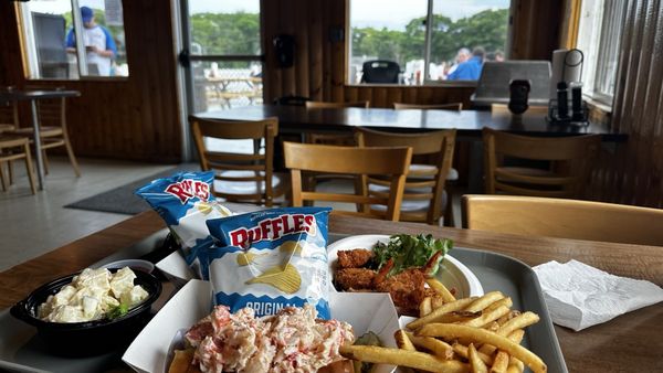Shaw's Fish & Lobster Wharf by null