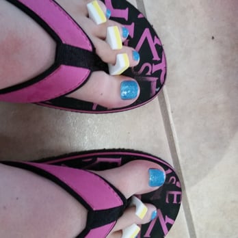 Diamond Nails - Pretty blue toes - Nail Salons Near Me - Vancouver, Washington