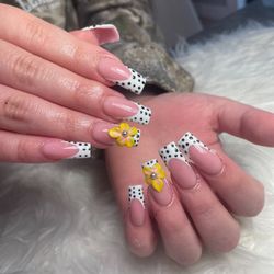 Lavue Nail Lounge