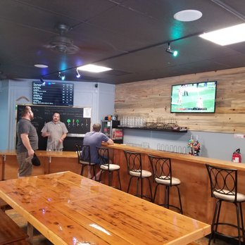 Bird Street Brewing - Great open bar - Breweries Near Me - Lemoore, California Bird Street Brewing - Great open bar - Breweries Near Me - Lemoore, California