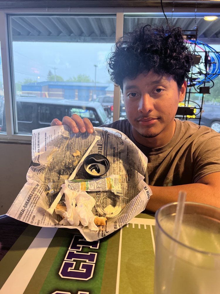 Seneca Street Saloon & Pizza Logo