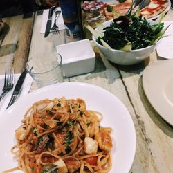 Itali.Co - Frutti di Mere Linguini, Pere Salad and a Margherita Pizza in the background!