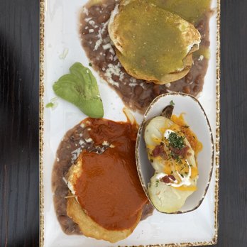 Madres Brunch - Huevos divorciados - Breakfast & Brunch Near Me - Whittier, California