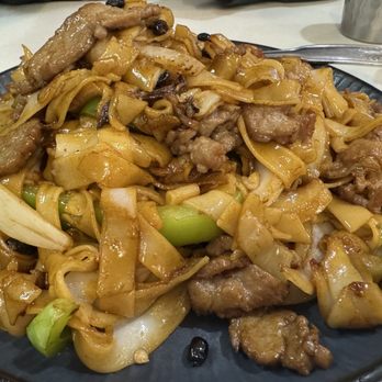 Hong Kong BBQ - Beef Chow Fun - Chinese Near Me - Castro Valley, California Hong Kong BBQ - Beef Chow Fun - Chinese Near Me - Castro Valley, California