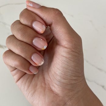 Common Canvas - Dainty nail art for spring/summer. - Nail Salons Near Me - Los Angeles, California
