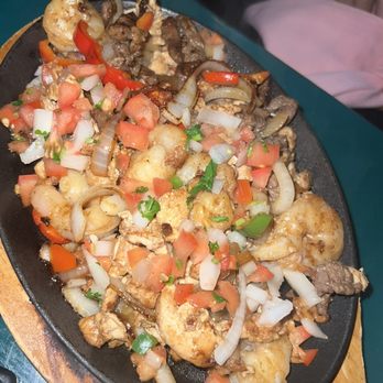 La Perla Cantina - Mexican Near Me - Mount Shasta, California