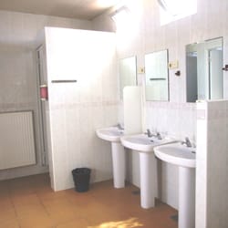 Camping los Naranjos - Agua caliente y calefacción de Placas Solares. Comprometidos con el medio ambiente